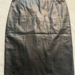 Danier Leather Skirt. Size 4